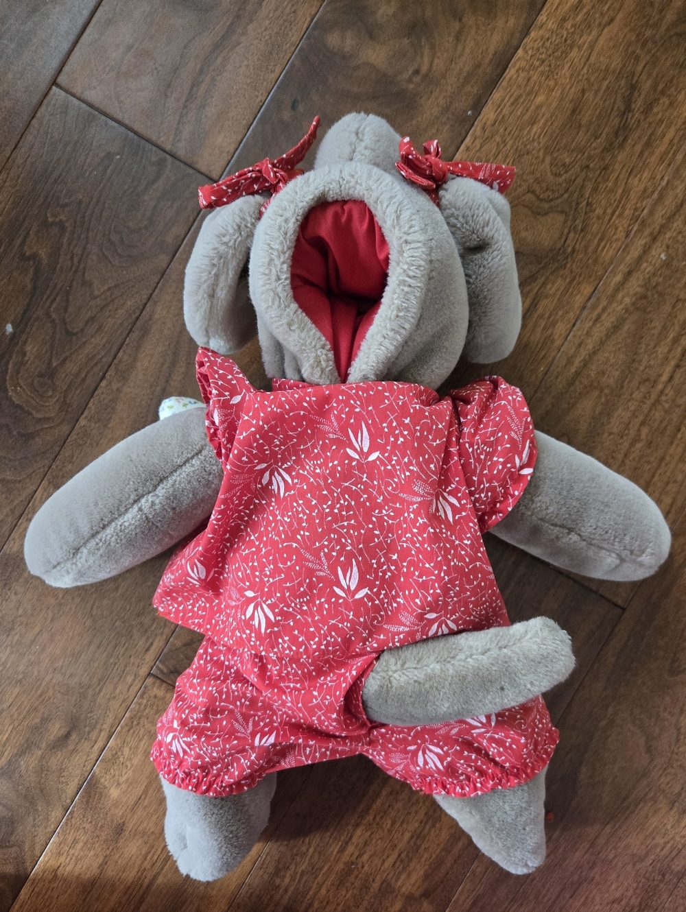 Wrinkles Puppet Dog - Picture 2 of 5